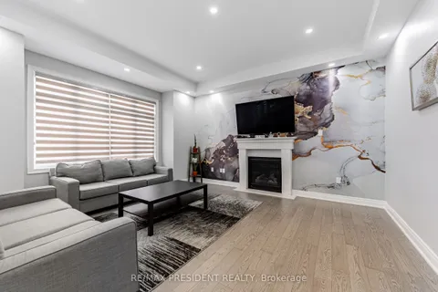 32 Elderbridge Road, ON L6P 4G5
