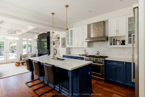 50B Laburnham Avenue, Toronto, ON M8W 1S7