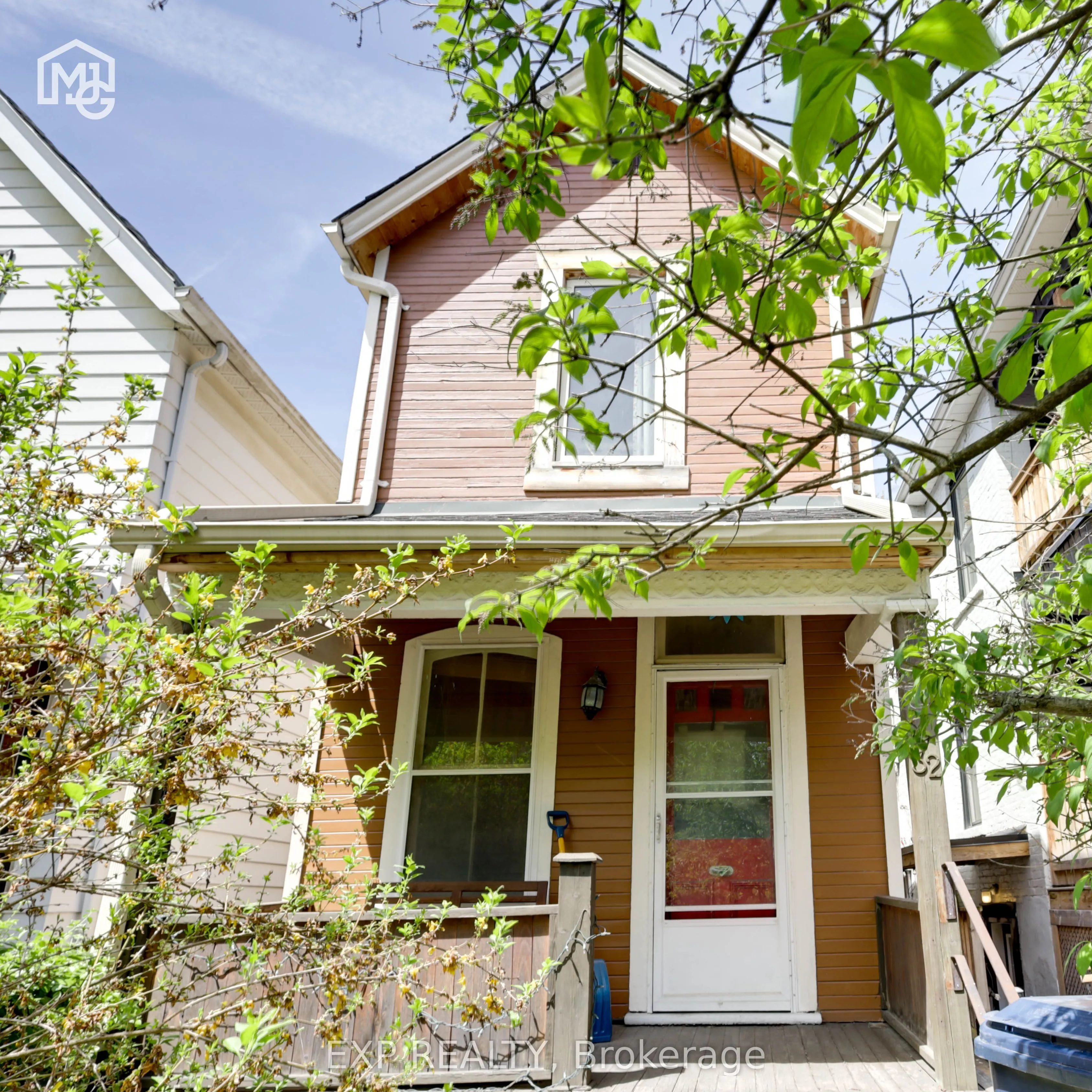 32 Columbus Avenue, ON M6R 1S2