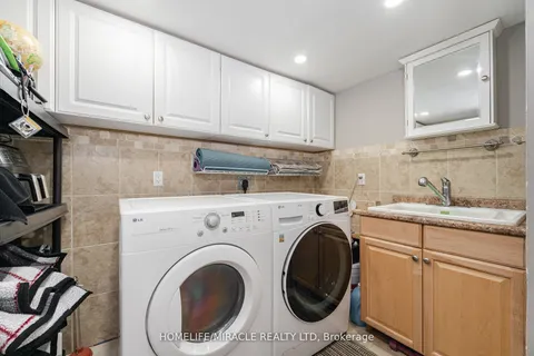 7 Eastview Gate, ON L6P 1M6