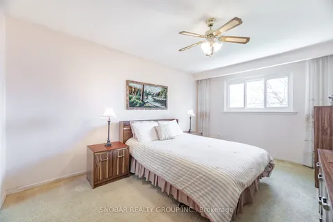 3315 Grechen Road, ON L5C 1X8