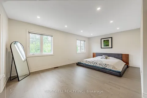 12 Vineyard Drive, ON L6Y 2A5
