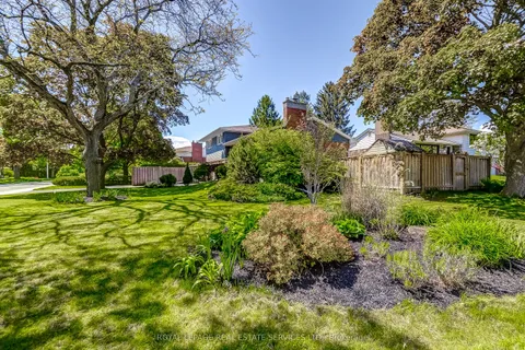 351 Strathcona Drive, ON L7L 2E4