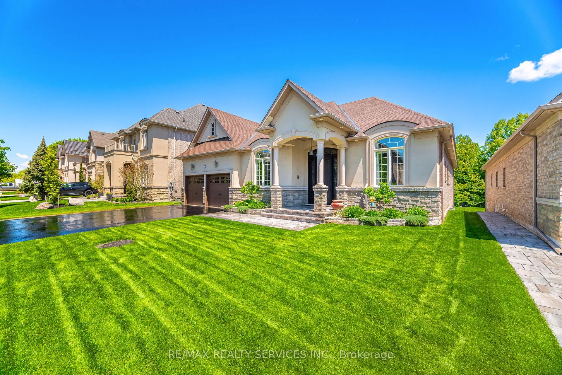 48 Beacon Hill Drive, ON L6X 0V7