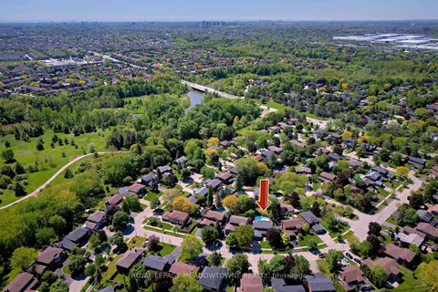 41 Steen Drive, ON L5N 2V3