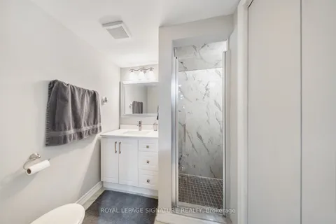 63 Collingdale Road, Toronto, ON M9V 3R2