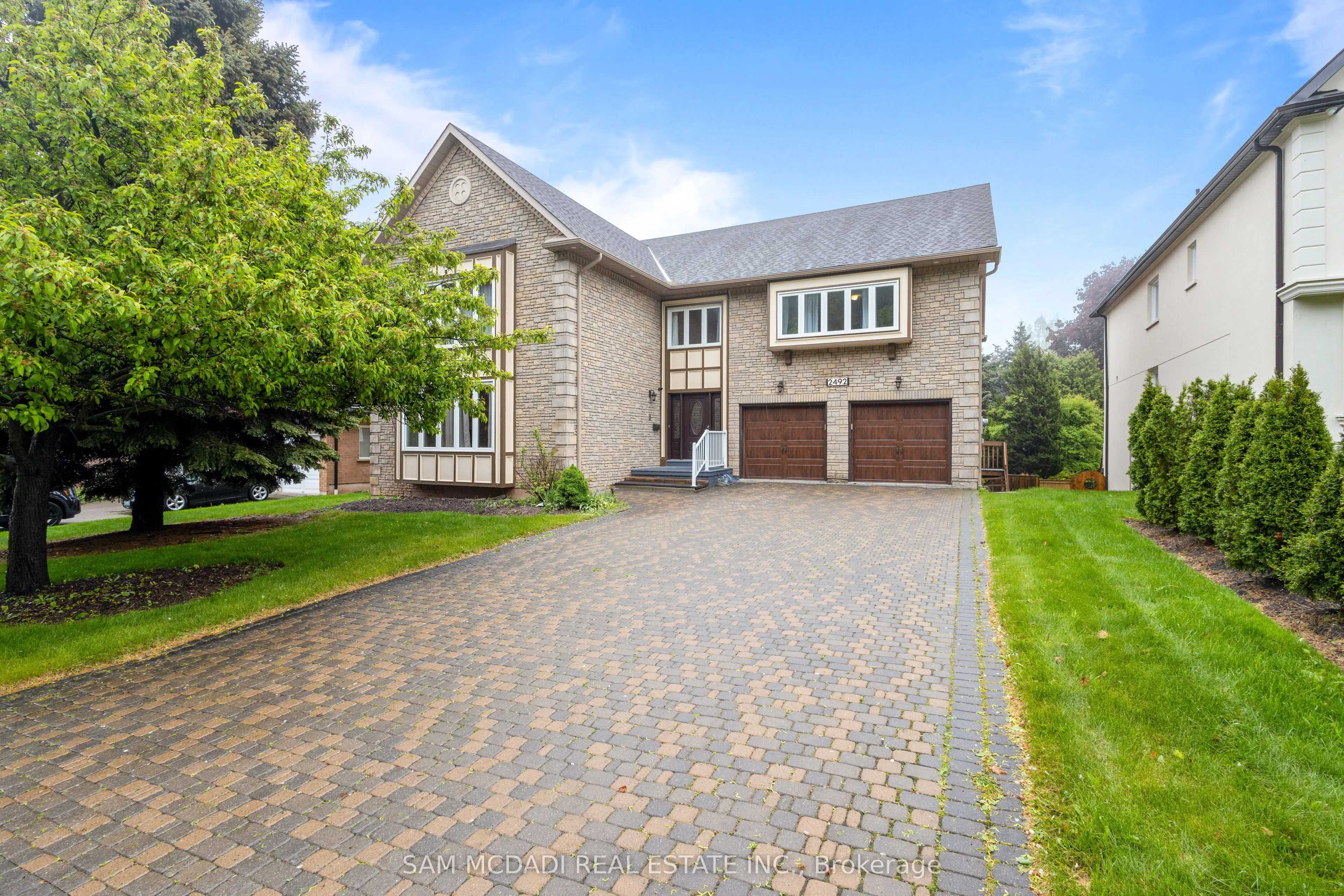 2492 Erin Centre Boulevard, ON L5M 5B2