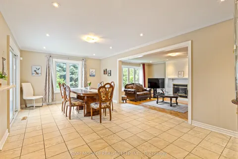 2492 Erin Centre Boulevard, ON L5M 5B2