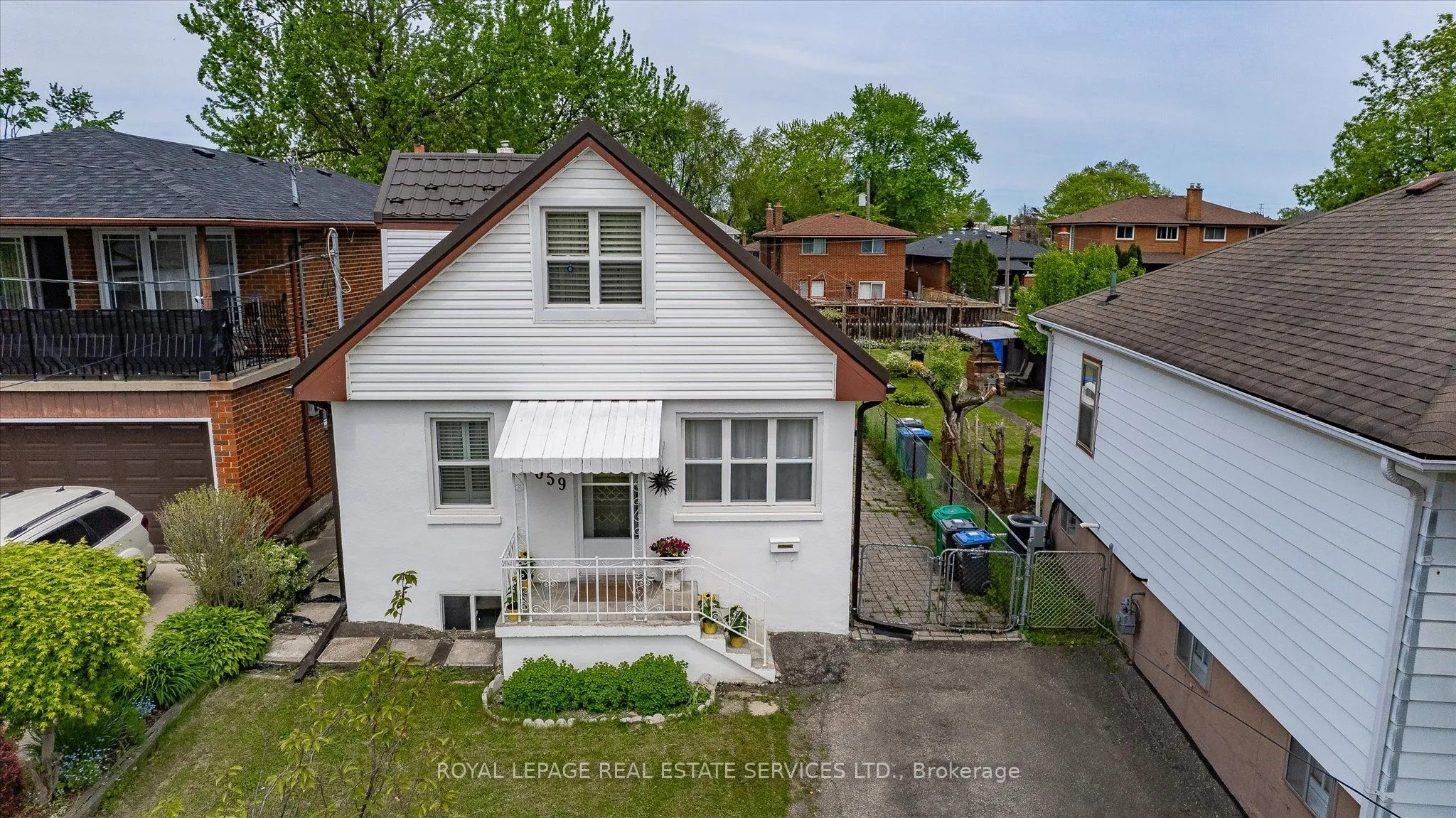 1059 Westmount Avenue, ON L5E 1X5