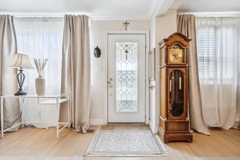 1059 Westmount Avenue, ON L5E 1X5
