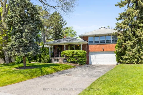 8 Glendarling Road, ON M9A 4G2
