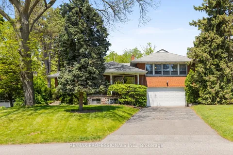 8 Glendarling Road, ON M9A 4G2