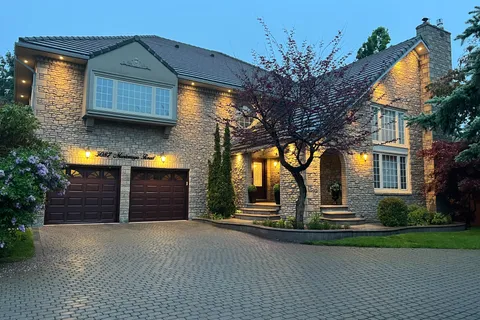 5087 Mississauga Road, ON L5M 4Y1