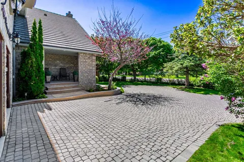 5087 Mississauga Road, ON L5M 4Y1