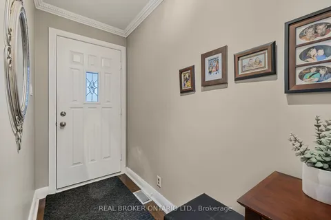 25 Sora Drive, ON L5M 1B3