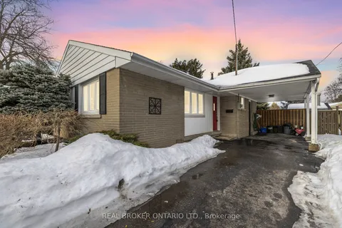 25 Sora Drive, ON L5M 1B3