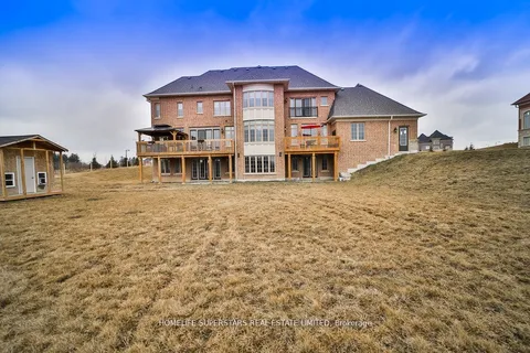 134 AMOS DRIVE Amos Drive, ON L7E 4L7