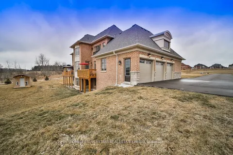 134 AMOS DRIVE Amos Drive, ON L7E 4L7