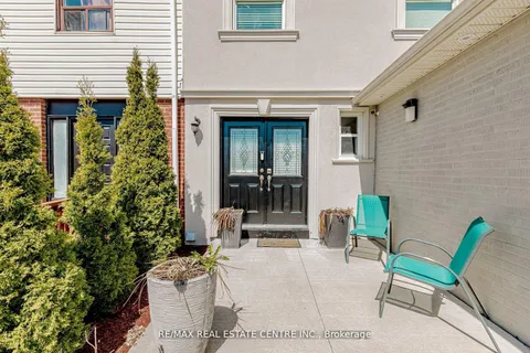 132 Skegby Road, ON L6V 2T9