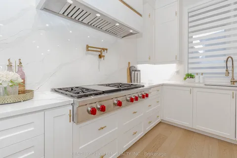 3302 Rattlesnake Path, Oakville, ON L6M 5K4