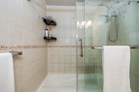 516 Ravenstone Court, ON L5R 3J4