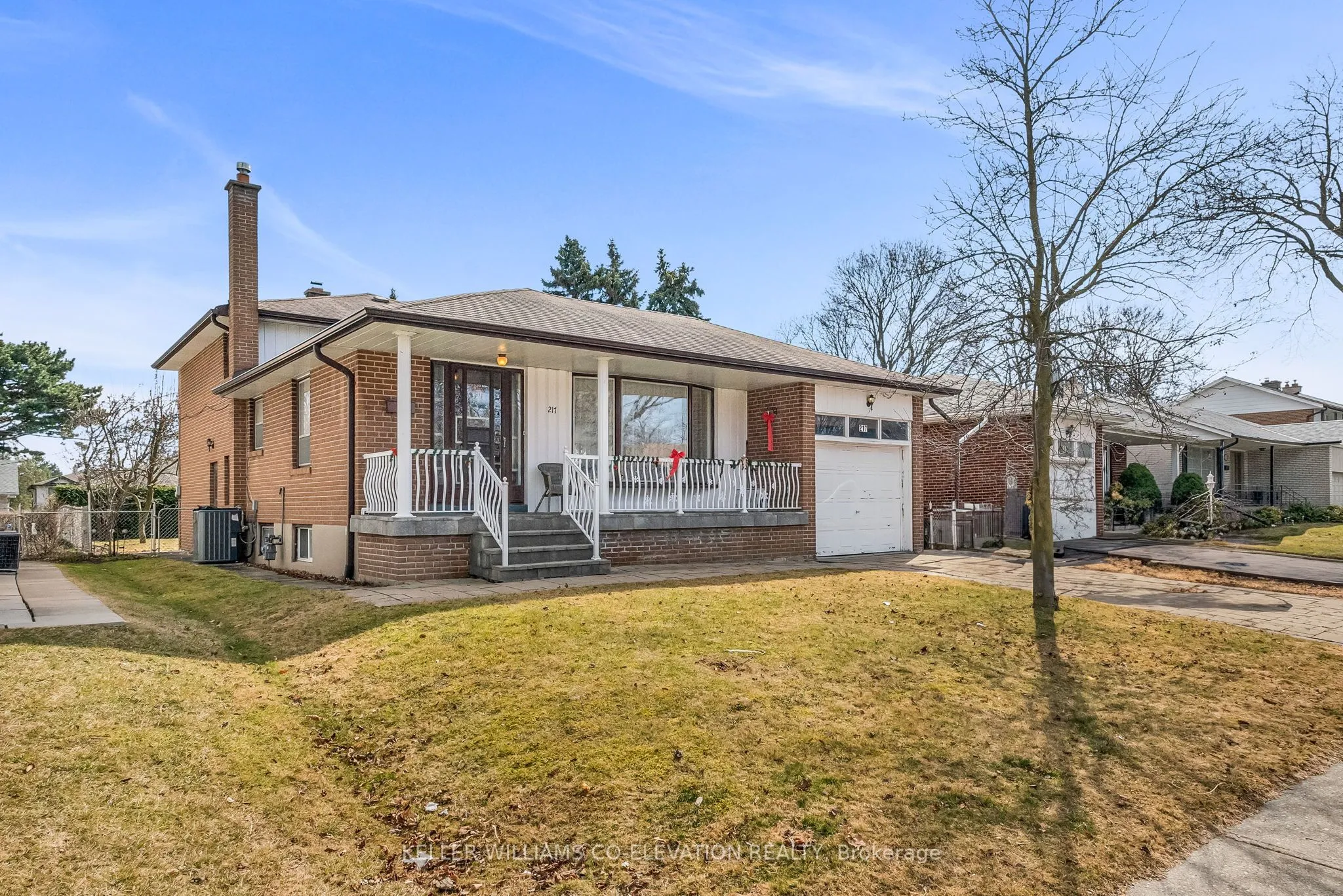217 La Rose Avenue, ON M9P 1B6