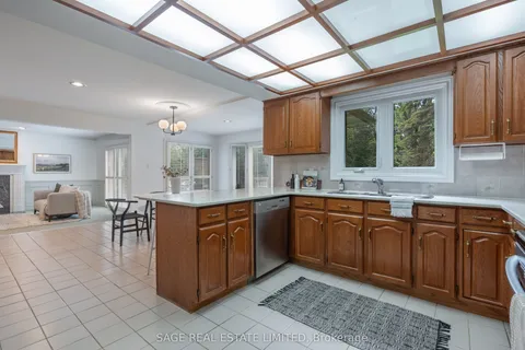 172 Burnhamthorpe Road, ON M9A 1H6