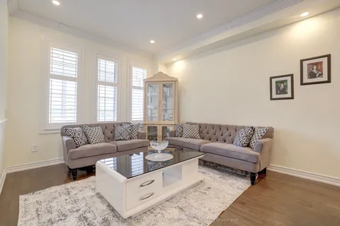 33 Alamosa Court, ON L6Y 2Z3