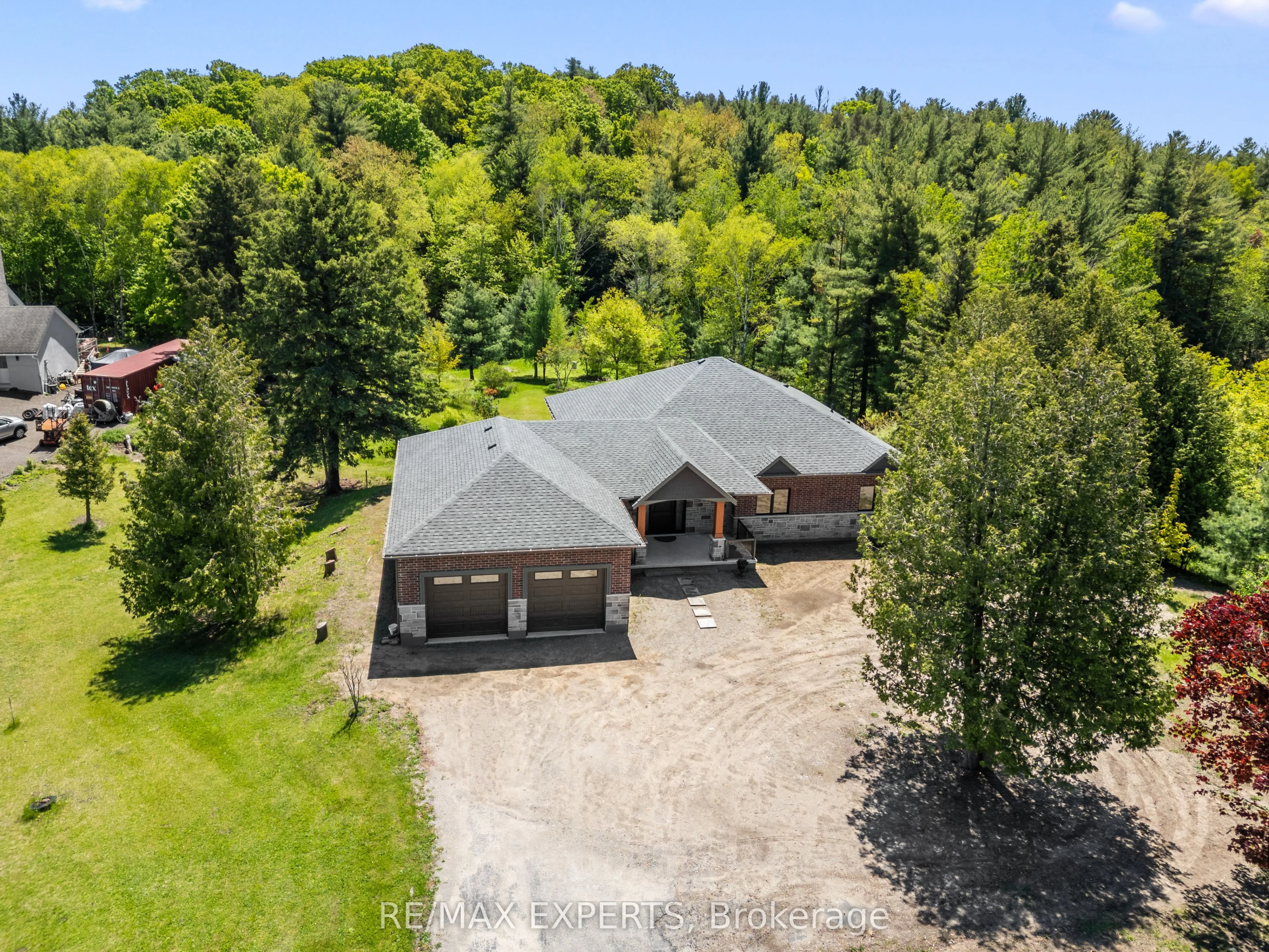 211 Pine Avenue, ON L7E 3S7