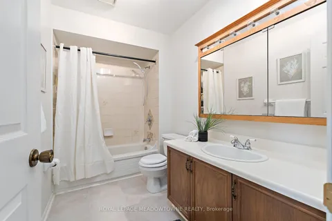 262 Murray Street, ON L6X 3T4