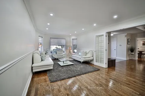 28 Ridelle Court, ON L6Z 4M2