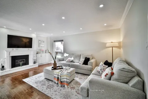 28 Ridelle Court, ON L6Z 4M2