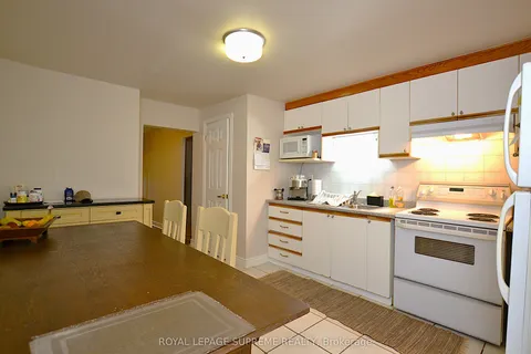 4 Chandos Avenue, ON M6H 2E5