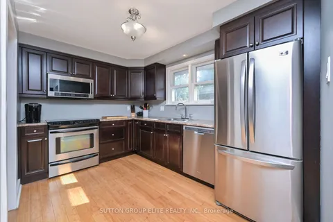1238 Claredale Road, ON L5G 1T9