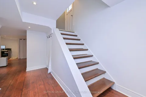 1238 Claredale Road, ON L5G 1T9