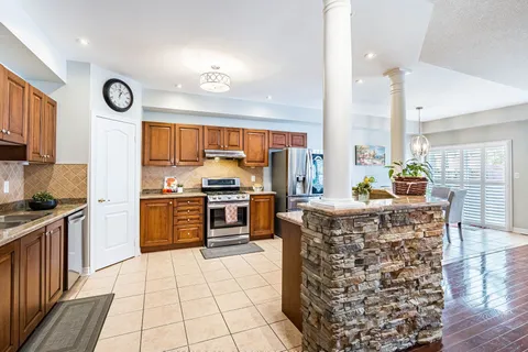 7241 Milano Court, ON L5W 0A2