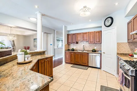 7241 Milano Court, ON L5W 0A2