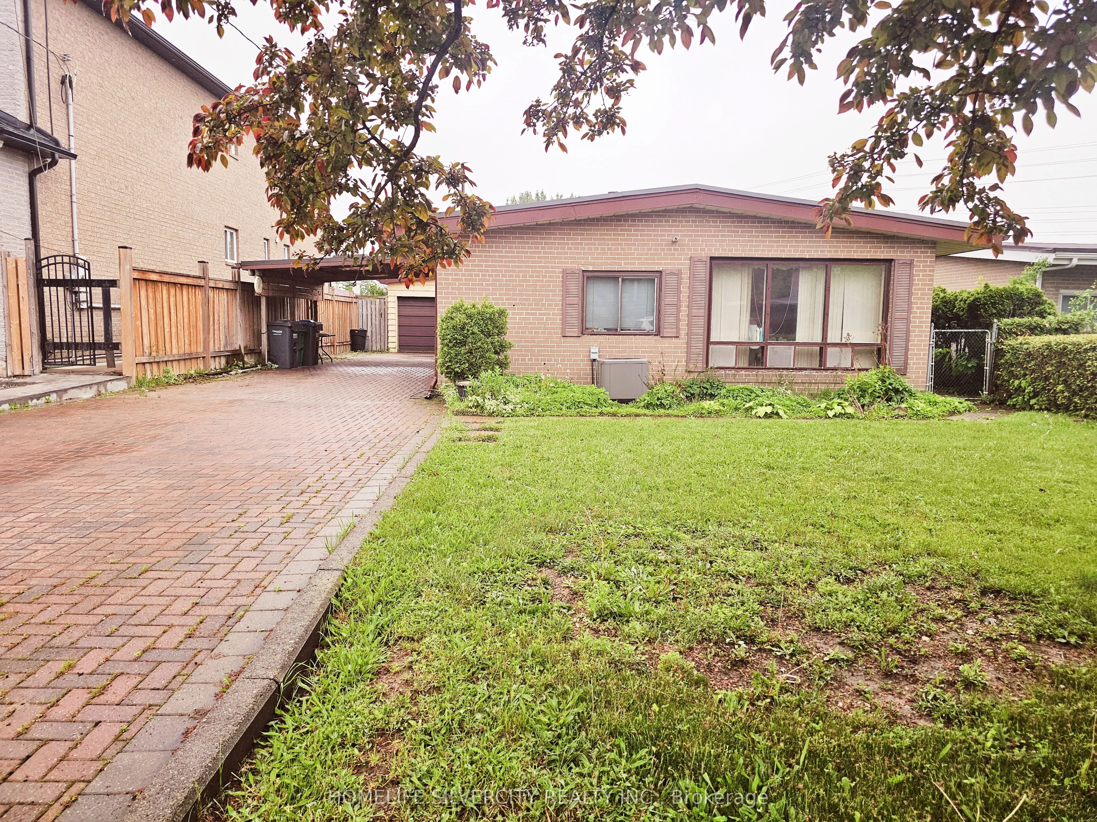 7496 Homeside Gardens, ON L4T 2A7