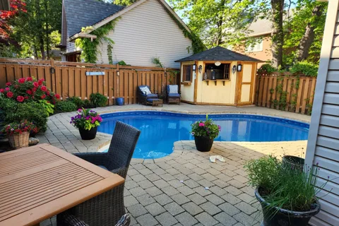 7174 Upton Crescent, ON L5N 7L6