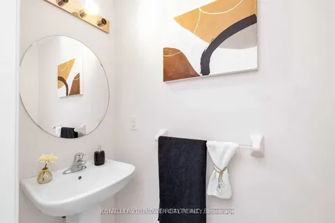 15 Zanetta Crescent, ON L6Y 6A3