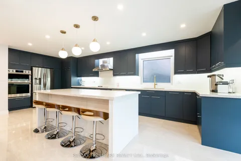 1309 Sweetbirch Court, ON L5C 3R4