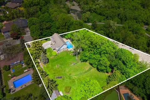 1690 Sherway Drive, ON L4X 1C7