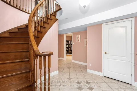 1714 Globe Court, ON L5L 3G5