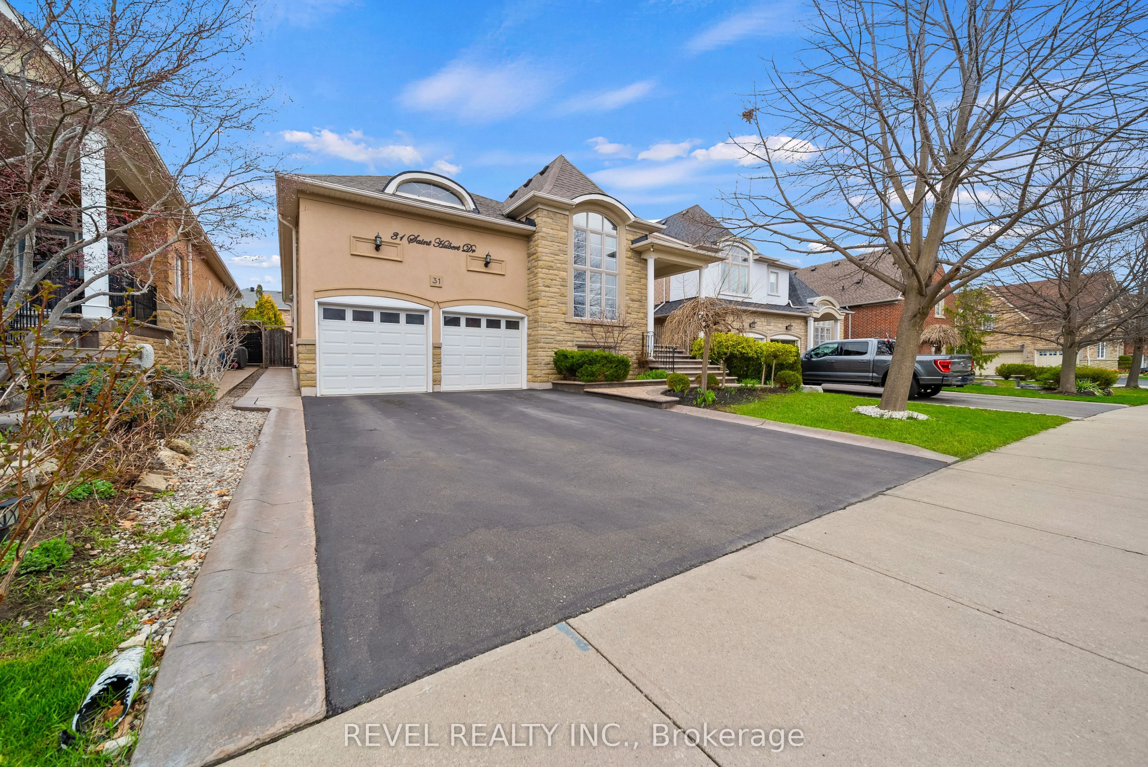 31 Saint Hubert Drive, ON L6P 1W1