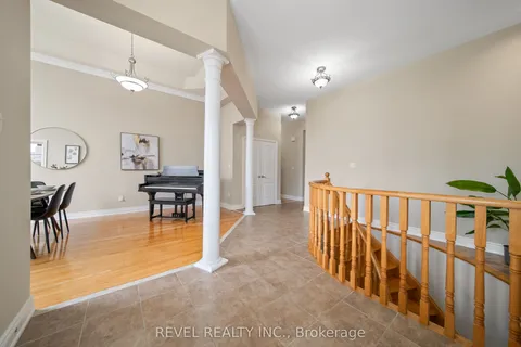 31 Saint Hubert Drive, ON L6P 1W1