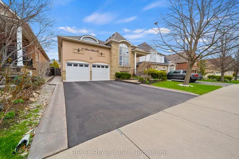 31 Saint Hubert Drive, ON L6P 1W1