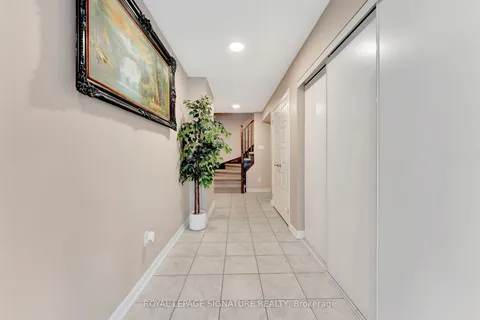 165 Hampshire Way, ON L9T 8M7