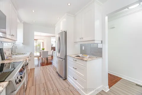 6 Winterfold Drive, ON L6V 3T1