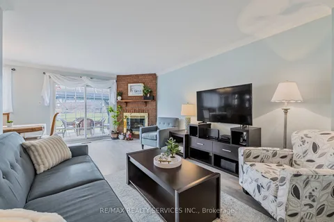 40 Crenshaw Court, ON L6Z 1W9