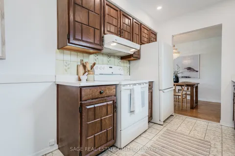 308 Sentinel Road, ON M3J 1T8
